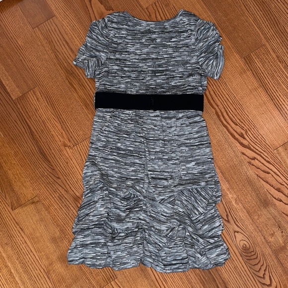 Sequin Hearts Girl’s Ruffled Grey dress with Flower belt - Picture 6 of 9